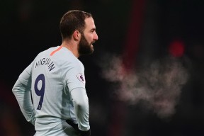 爱游戏体育-TheShy遭遇三连败，切尔西教练面临压力！的简单介绍