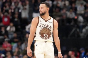 爱游戏体育- 李景亮vs狼王回放 